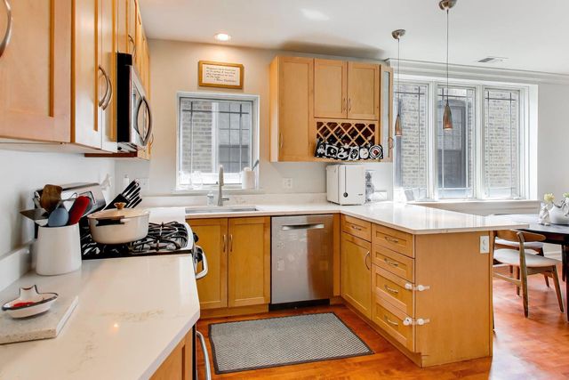 1514 W Thomas Street 3C, Chicago, IL 60642