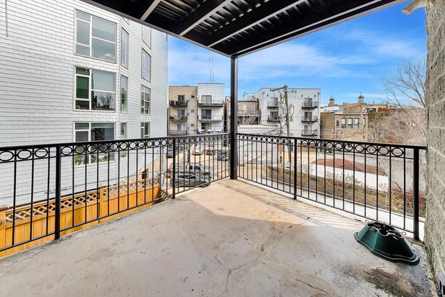 1514 W Thomas Street 3C, Chicago, IL 60642