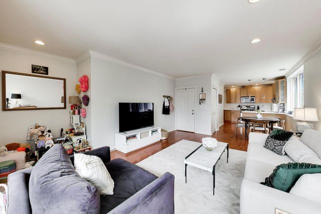 1514 W Thomas Street 3C, Chicago, IL 60642