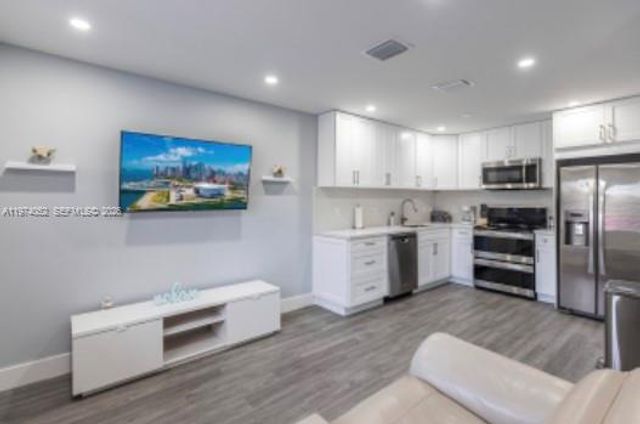 7125 NW 173rd Dr 2405, Hialeah, FL 33015