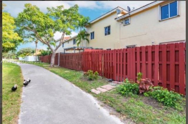 7125 NW 173rd Dr 2405, Hialeah, FL 33015