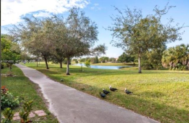 7125 NW 173rd Dr 2405, Hialeah, FL 33015