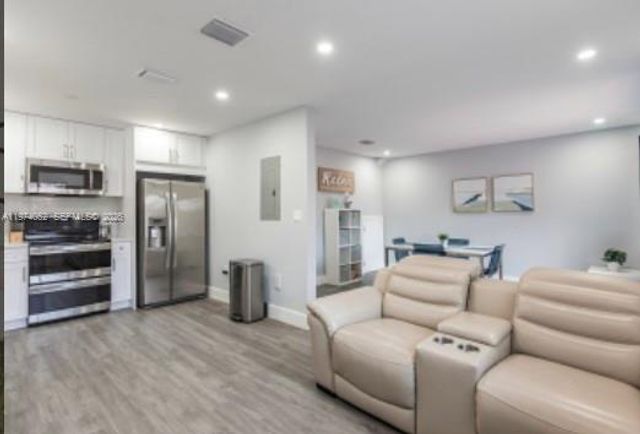 7125 NW 173rd Dr 2405, Hialeah, FL 33015