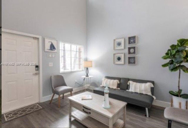 7125 NW 173rd Dr 2405, Hialeah, FL 33015