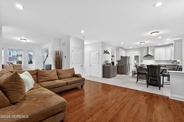 120 Mccormick Avenue S, Old Bridge, NJ 08857