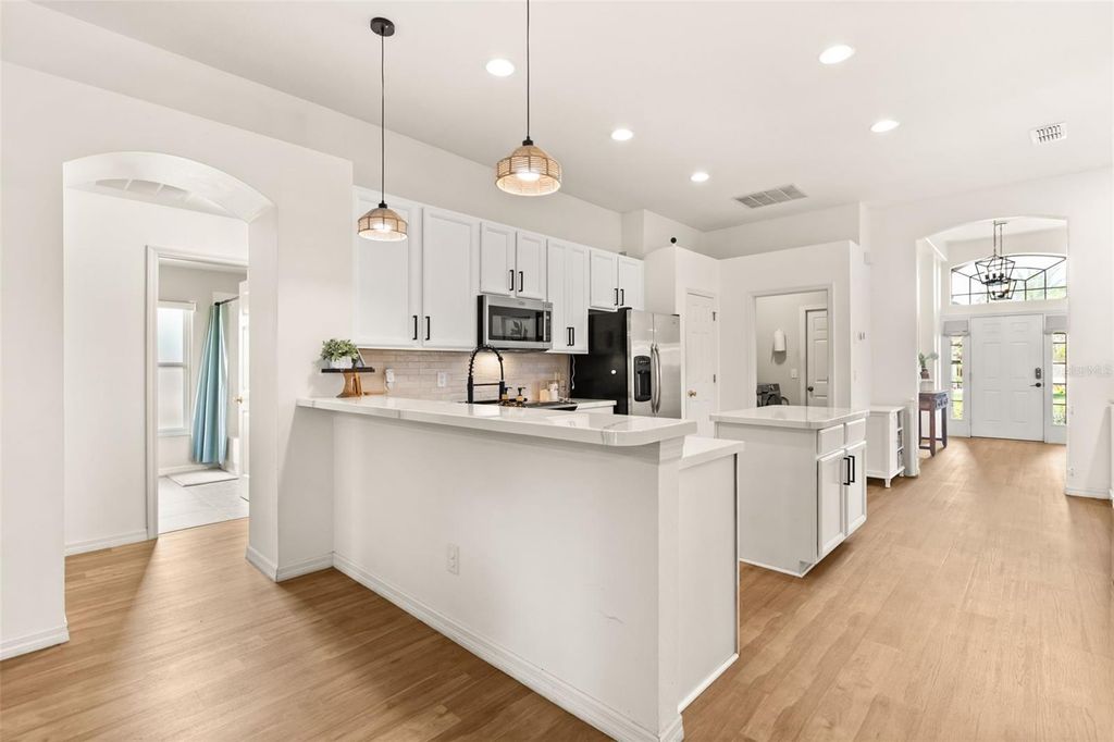 Image 11 of property listing at 4071 LONGWORTH LOOP, Kissimmee, FL 34744