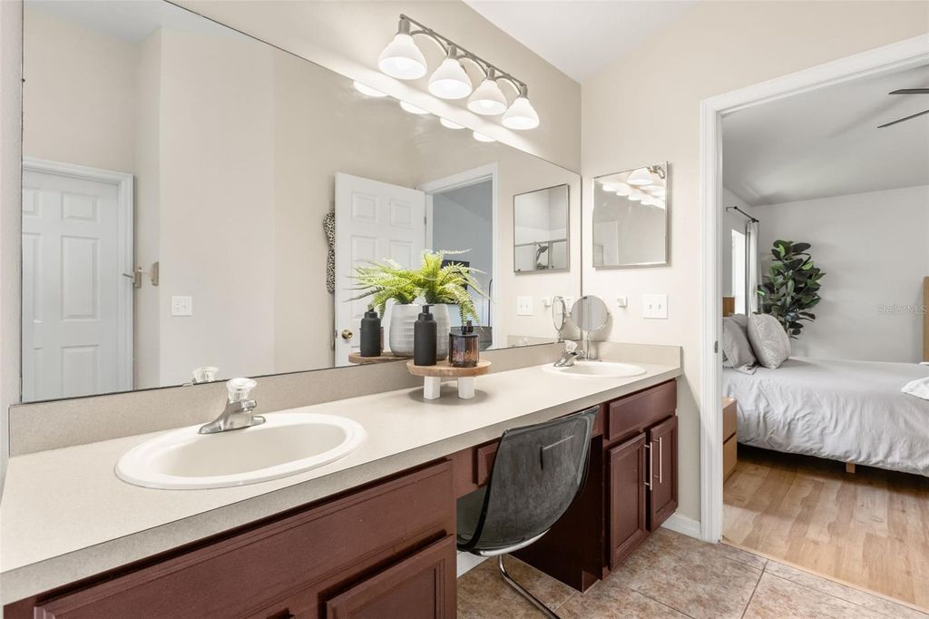 Image 29 of property listing at 4071 LONGWORTH LOOP, Kissimmee, FL 34744