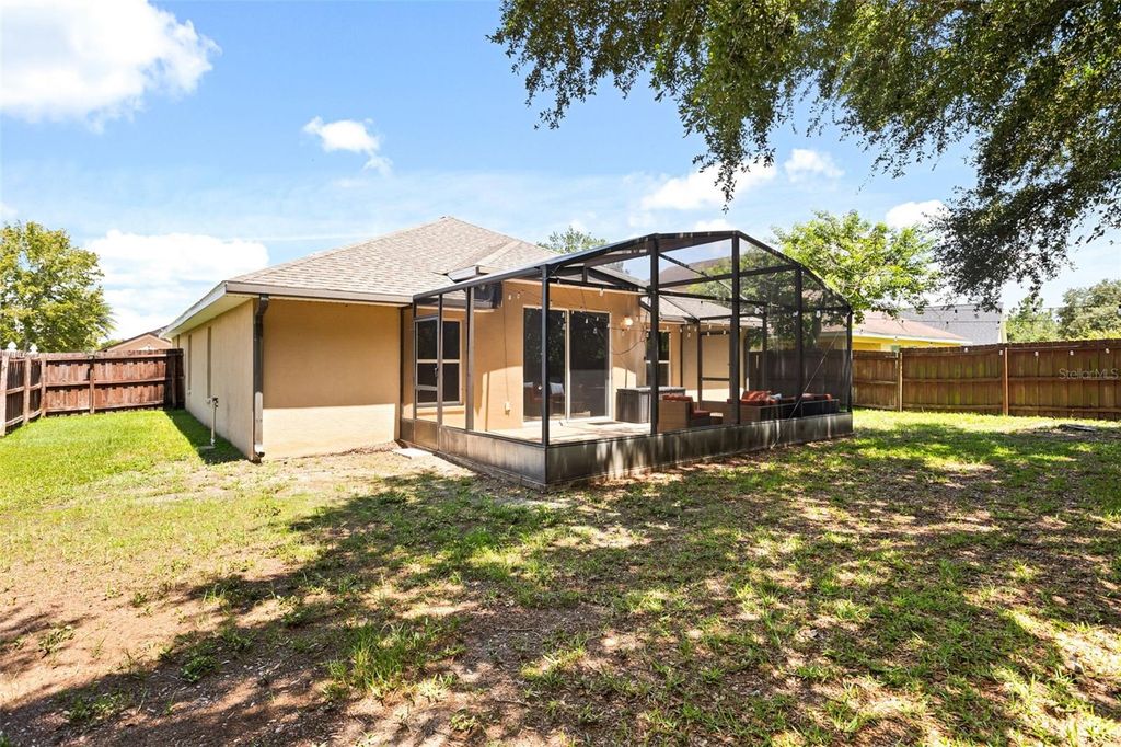 Image 35 of property listing at 4071 LONGWORTH LOOP, Kissimmee, FL 34744