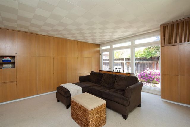 1118 Oxford Way, Stockton, CA 95204