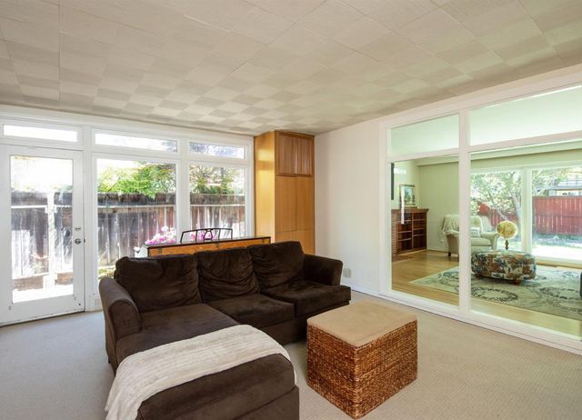 1118 Oxford Way, Stockton, CA 95204