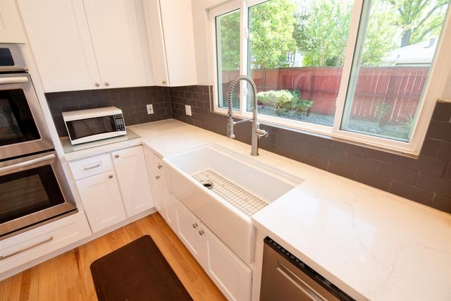 1118 Oxford Way, Stockton, CA 95204