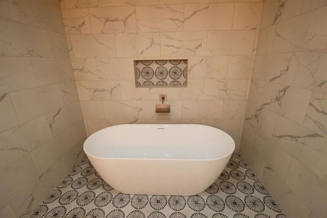 1118 Oxford Way, Stockton, CA 95204