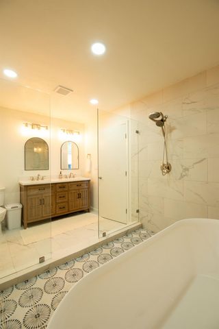 1118 Oxford Way, Stockton, CA 95204