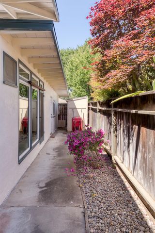 1118 Oxford Way, Stockton, CA 95204