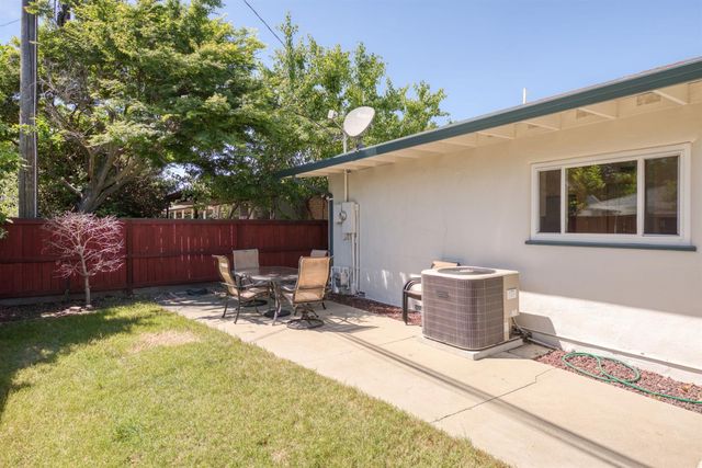 1118 Oxford Way, Stockton, CA 95204