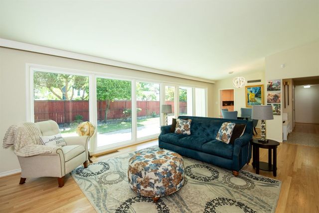 1118 Oxford Way, Stockton, CA 95204