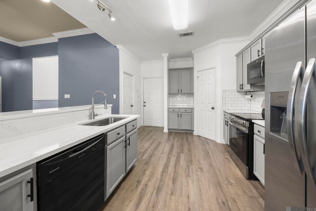 10064 Park Ridge Dr, Denham Springs, LA 70706