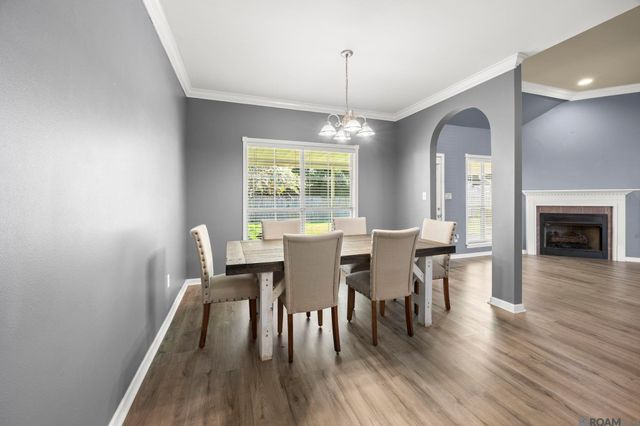 10064 Park Ridge Dr, Denham Springs, LA 70706