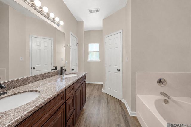 10064 Park Ridge Dr, Denham Springs, LA 70706