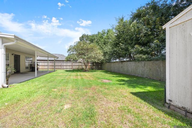 10064 Park Ridge Dr, Denham Springs, LA 70706