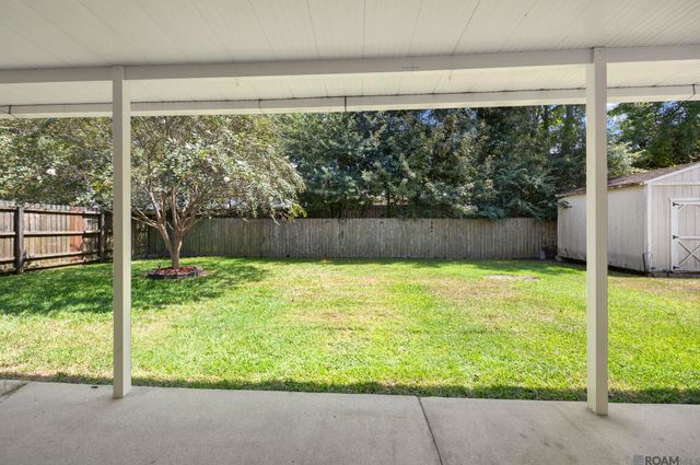 10064 Park Ridge Dr, Denham Springs, LA 70706