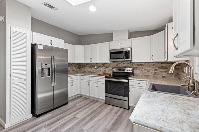 1555 HILLCREST DRIVE, The Villages, FL 32159