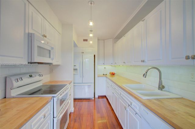 181 Crandon Blvd 405, Key Biscayne, FL 33149