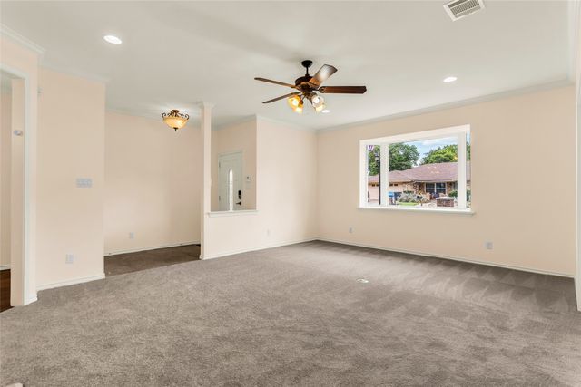 2004 Turf Club Drive, Arlington, TX 76017