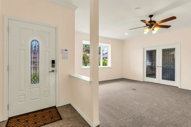 2004 Turf Club Drive, Arlington, TX 76017