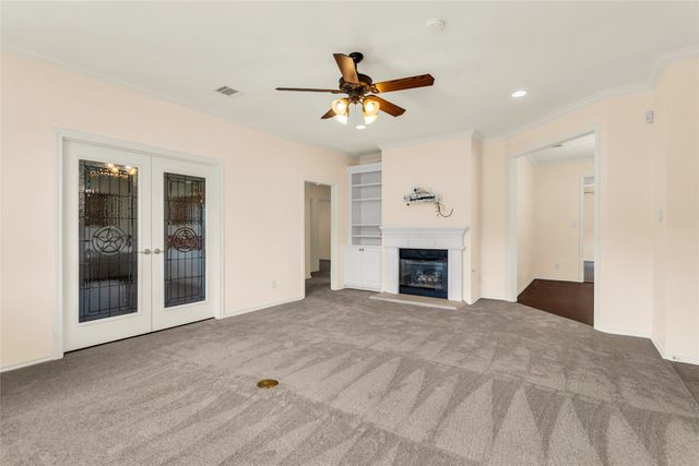 2004 Turf Club Drive, Arlington, TX 76017