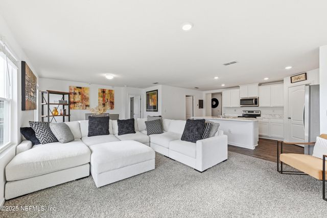 2437 FALLING STAR Lane, Green Cove Springs, FL 32043