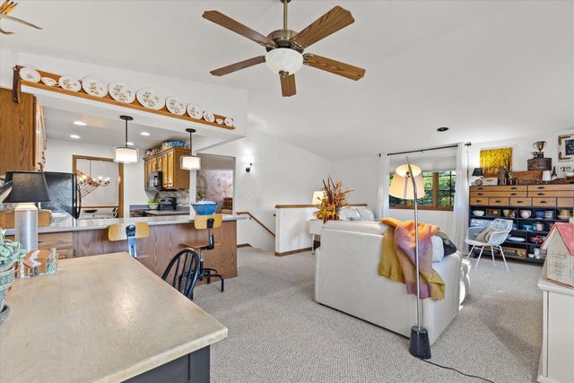 5810 Ring Neck Terrace #204, Mount Pleasant, WI 53406