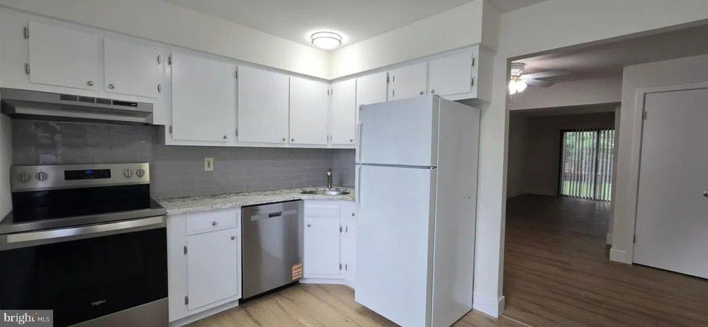 1614 SILVER CT, HAMILTON, NJ 08690 — photo 2