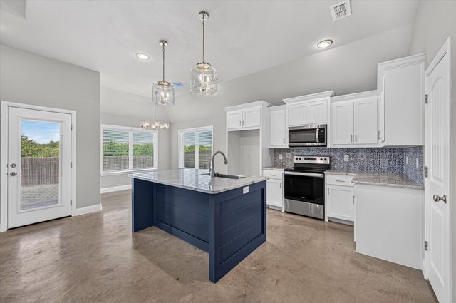 218 Rees Avenue, Godley, TX 76044