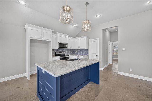 218 Rees Avenue, Godley, TX 76044