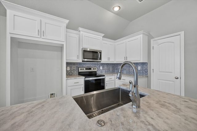 218 Rees Avenue, Godley, TX 76044
