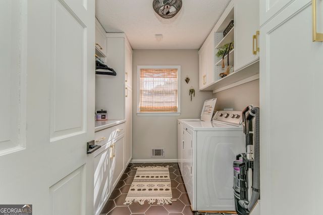 323 Schoolhouse Road, Rockmart, GA 30153