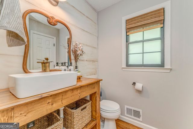 323 Schoolhouse Road, Rockmart, GA 30153