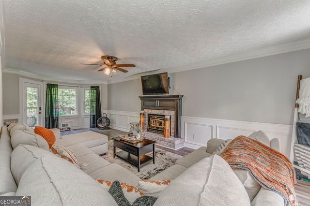 323 Schoolhouse Road, Rockmart, GA 30153