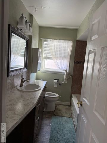 74 N 3rd W, Rexburg, ID 83440