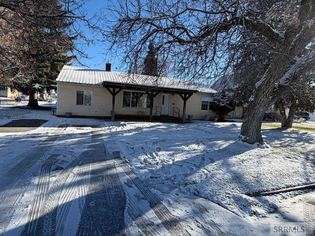 74 N 3rd W, Rexburg, ID 83440