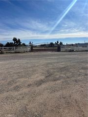 11971 Mission, Oak Hills, CA 92344