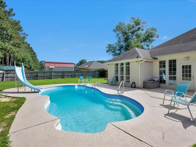 262 Creekwood Drive, Huntington, TX 75949