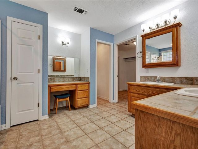 262 Creekwood Drive, Huntington, TX 75949