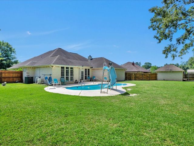 262 Creekwood Drive, Huntington, TX 75949