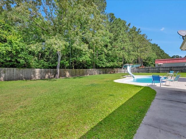 262 Creekwood Drive, Huntington, TX 75949