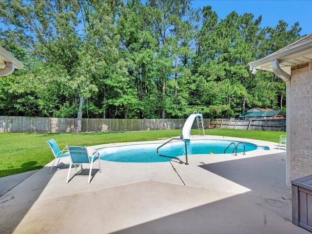 262 Creekwood Drive, Huntington, TX 75949