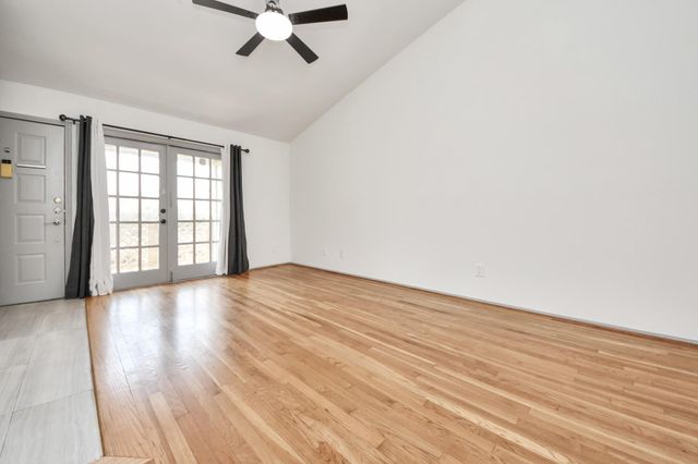8055 Cambridge Street 30, Houston, TX 77054