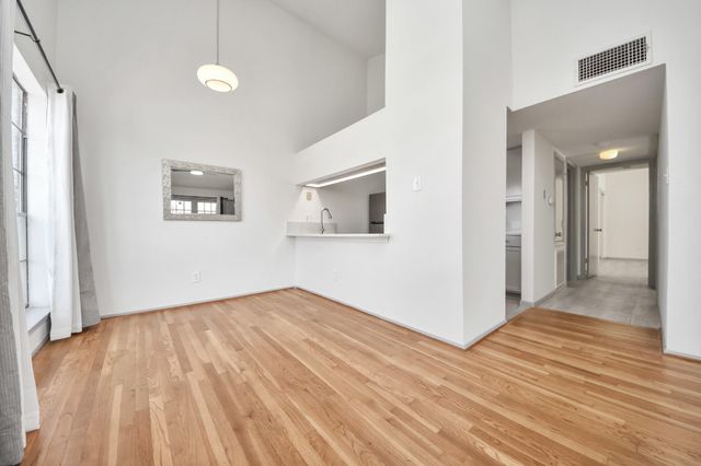8055 Cambridge Street 30, Houston, TX 77054