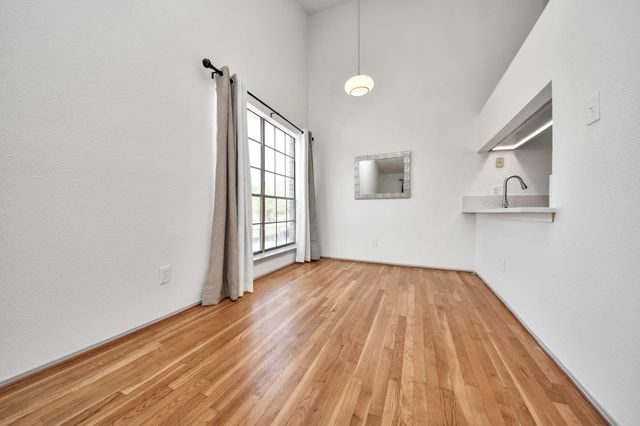 8055 Cambridge Street 30, Houston, TX 77054